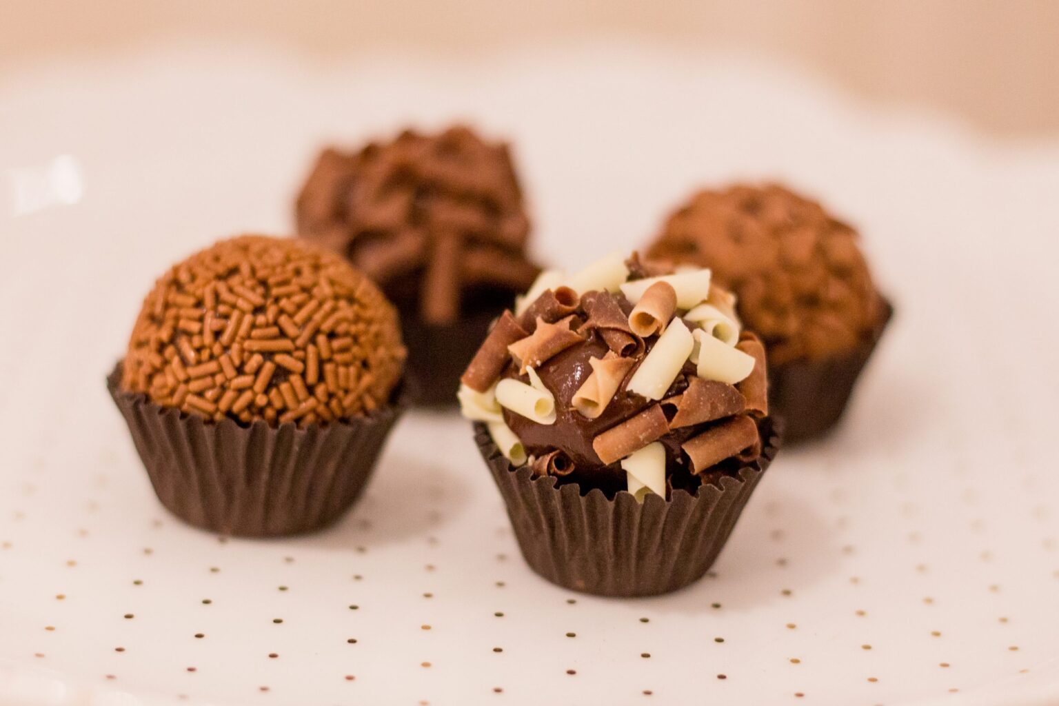 Brigadeiro Gourmet Lucrativo \u00c9 Bom Funciona? Receita de Brigadeiro